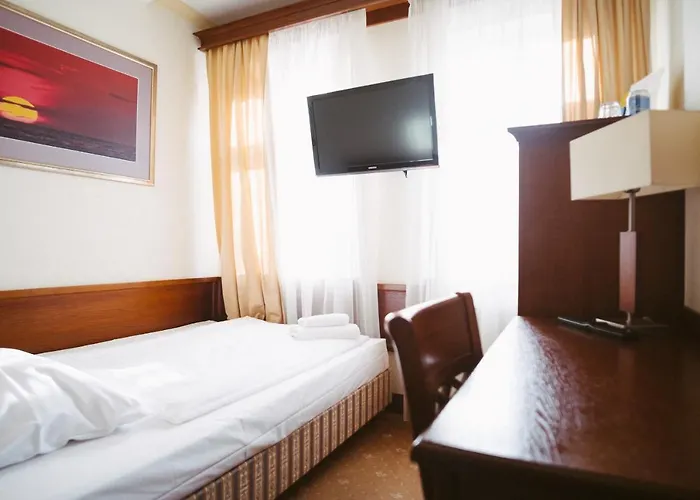 Meduza Nocleg ze śniadaniem 3*